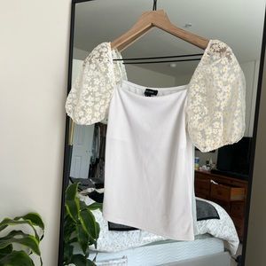 Daisy puffed sleeve top